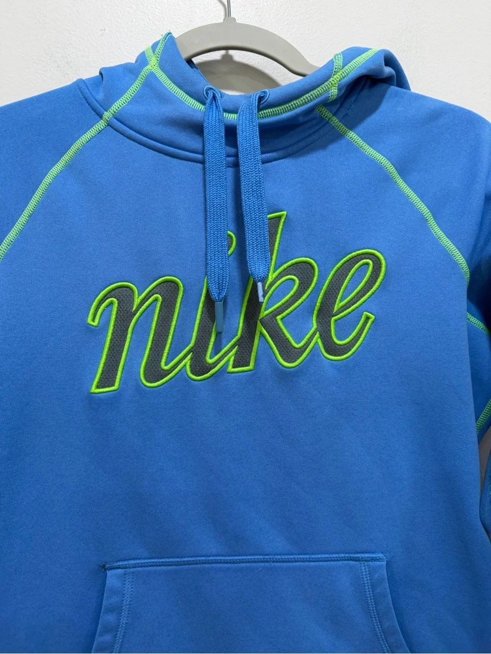 Nike Therma-FIT Pullover Hoodie Women’s Medium